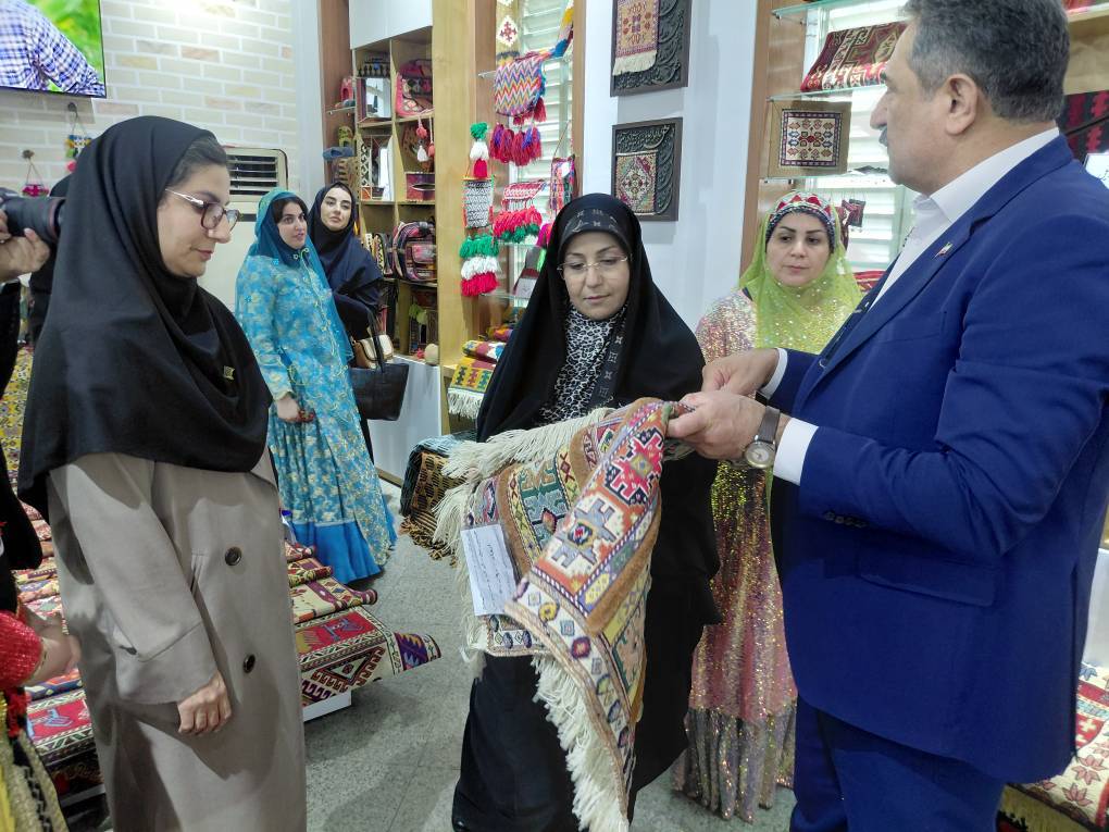 نخستین فروشگاه متمرکز صنایع‌دستی عشایر «ارمغان ایل» افتتاح شد