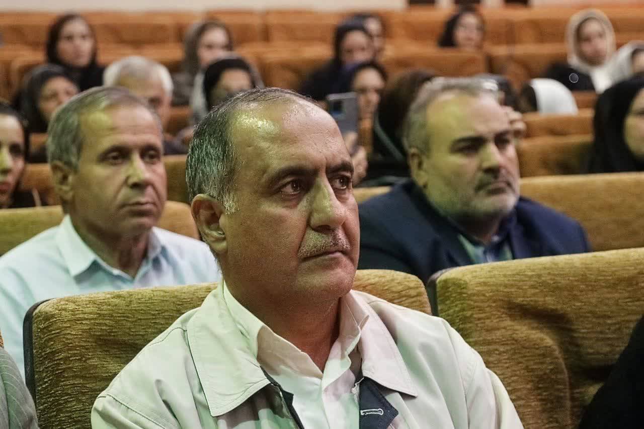 توانمندسازی ۱۰۰ بانوی کارآفرین روستایی و عشایری با محوریت توسعه بازار و فروش اینترنتی